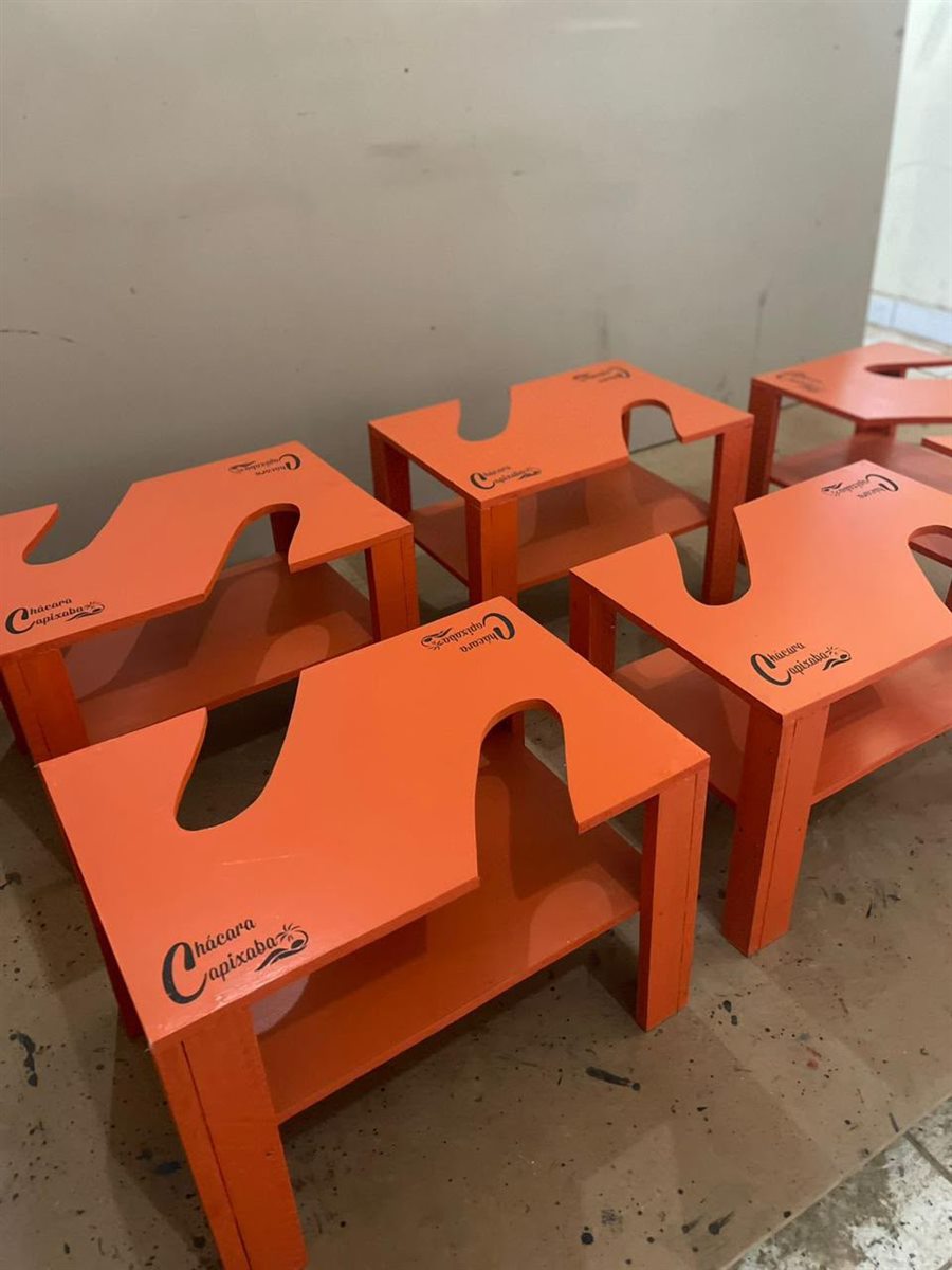 Mesas narguilé laranja personalizadas com a logo do cliente